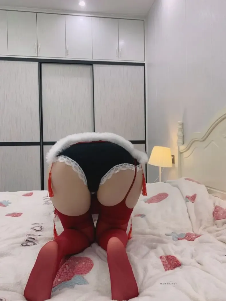 林扣弦 – 红丝袜圣诞【54P】